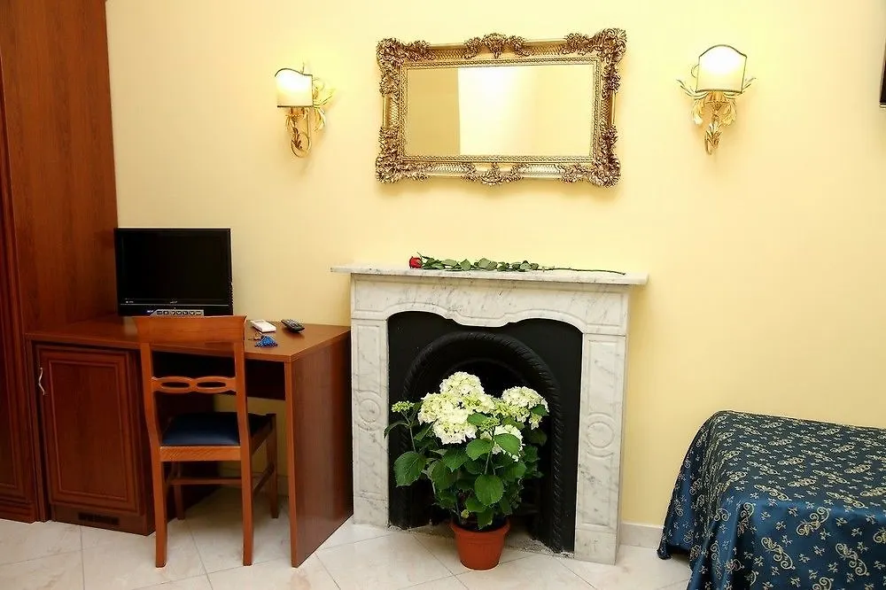 Caroline Suite Rome